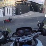 Motociclista inabilitado ‘dá fuga’ em PM após ‘grau’, mas é preso; veja vídeo
