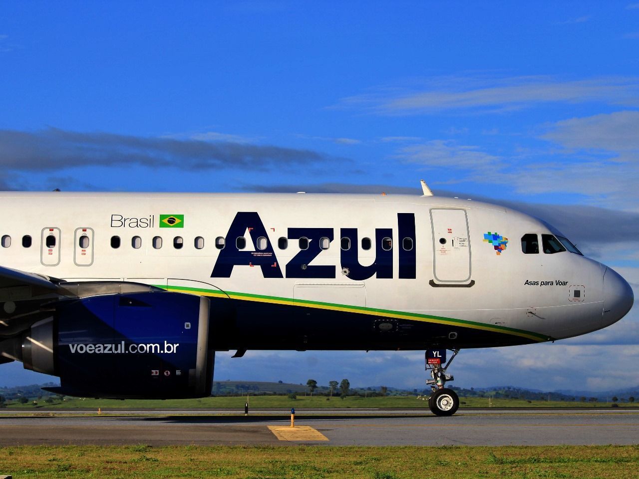 PF investiga ameaça de bomba em avião que fez pouso de emergência em Brasília