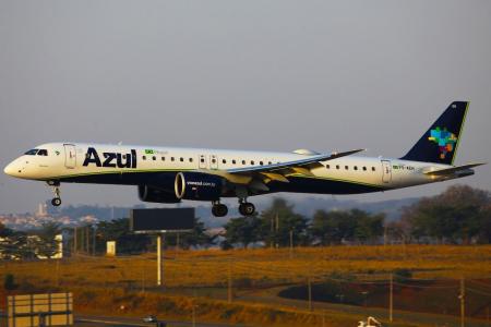 Após realizar varredura, a Polícia Federal descartou existência de bomba em voo da Azul que fez pouso de emergência em Brasília
