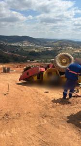 Rolo compressor que virou, matando idoso em Conselheiro Lafaiete