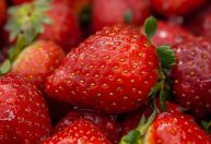 Morango, batata e mais: veja lista de alimentos com mais resíduos de pesticidas