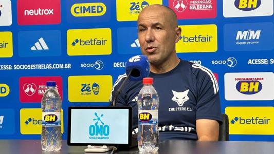 Leonardo Jardim, técnico do Cruzeiro, em entrevista coletiva