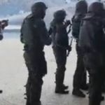 Vídeo mostra desorganização de militares em invasão ao Planalto e PM dando ordens ao Exército