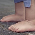Justiça mantém prisão de mãe acusada de torturar a própria filha  