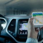 Motorista de aplicativo dorme ao volante, bate carro e passageira será indenizada 