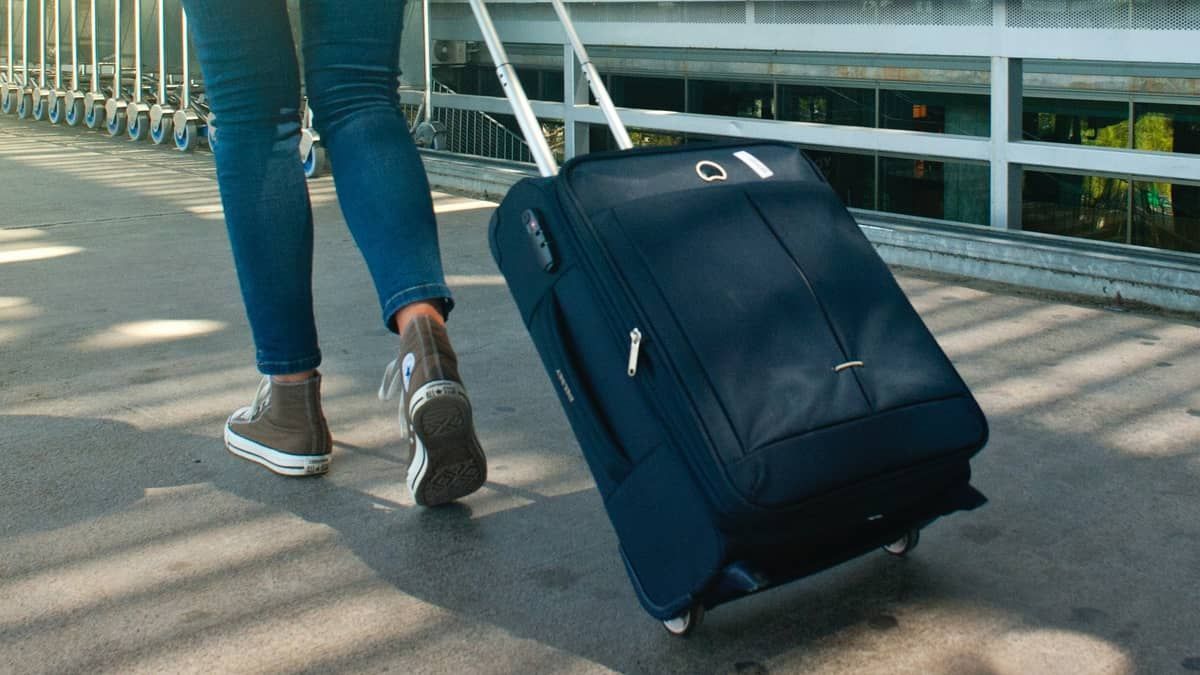 Latam vai deixar regras de bagagem de mão mais rígidas; confira