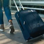 Latam vai deixar regras de bagagem de mão mais rígidas; confira