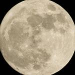 Entenda fenômeno impressionante da 'Lua de morango' vista no céu do Brasil