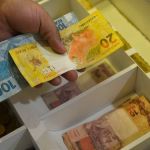 Beneficiários do Bolsa Família com NIS final 5 recebem nesta sexta-feira; veja tabela  