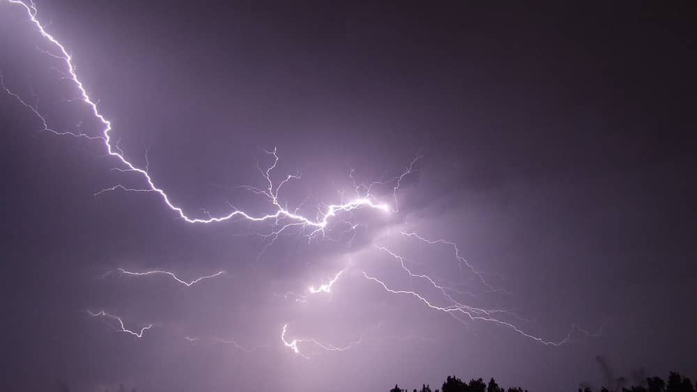Minas tem alerta de tempestade para mais de 200 cidades no feriado de 2 de novembro  