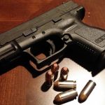 Policial tem arma roubada por travesti após programa sexual