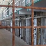 Homem que matou tio a facadas na casa da avó é condenado a 21 de prisão  