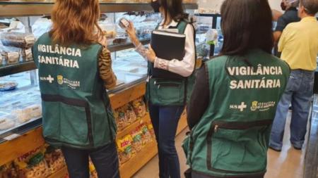 Imagem ilustrativa de agentes da Vigilência Sanitária da Prefeitura de Belo Horizonte