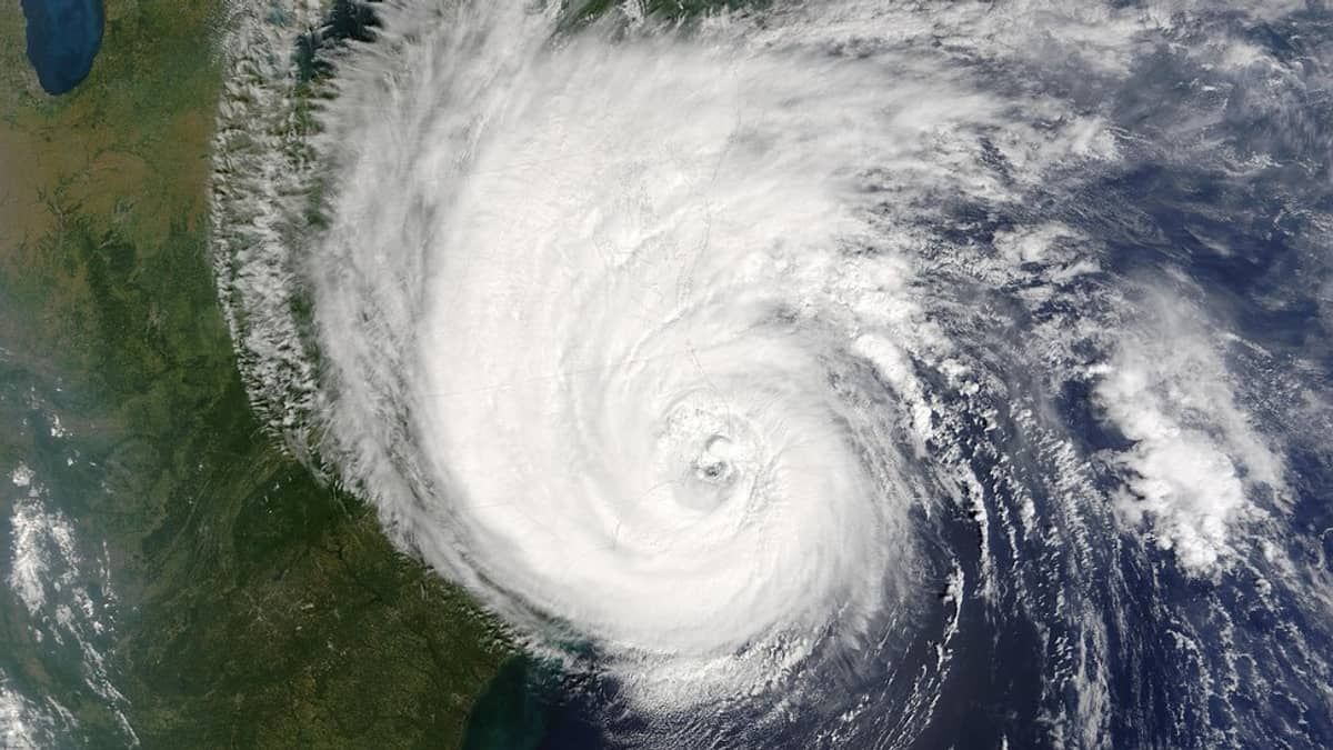 Ciclone, tempestades e frente fria atingem cidades do Brasil neste fim de semana 