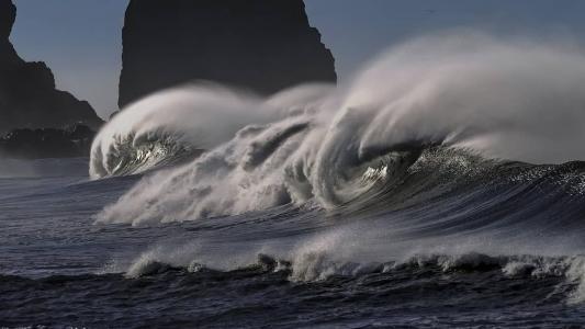 Imagem ilustrativa - ondas do mar