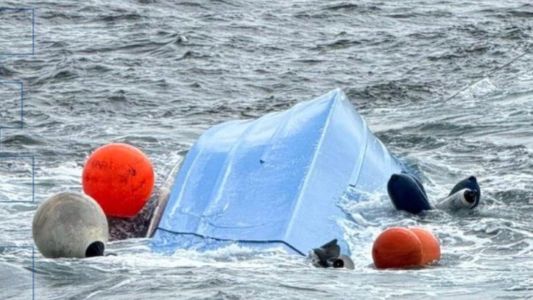 Turistas franceses naufragaram em barco nesta terça (27)