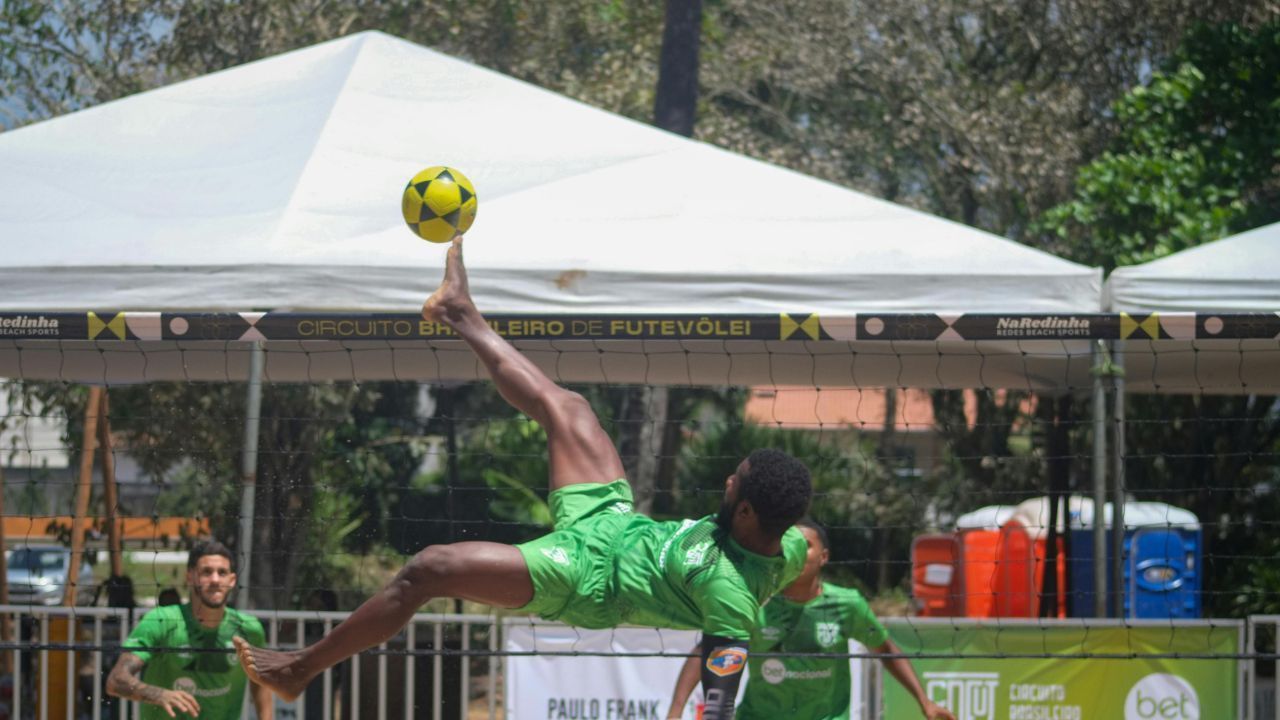 Futevôlei: como o esporte virou a nova 'praia' nas cidades