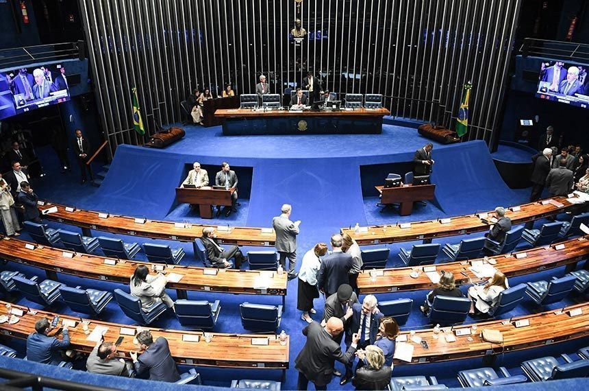 Projeto que libera cassinos e jogos de azar fica para depois das eleições de outubro