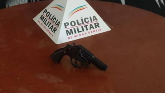 Imagem mostra arma usada pelos criminosos para matar a vítima