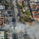 Incêndio na Avenida Antônio Carlos trava trânsito na região Noroeste de BH