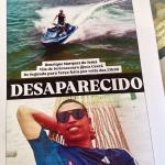 Imagem mostra turista encontrado morto em Jericoacoara sendo carregado por homens