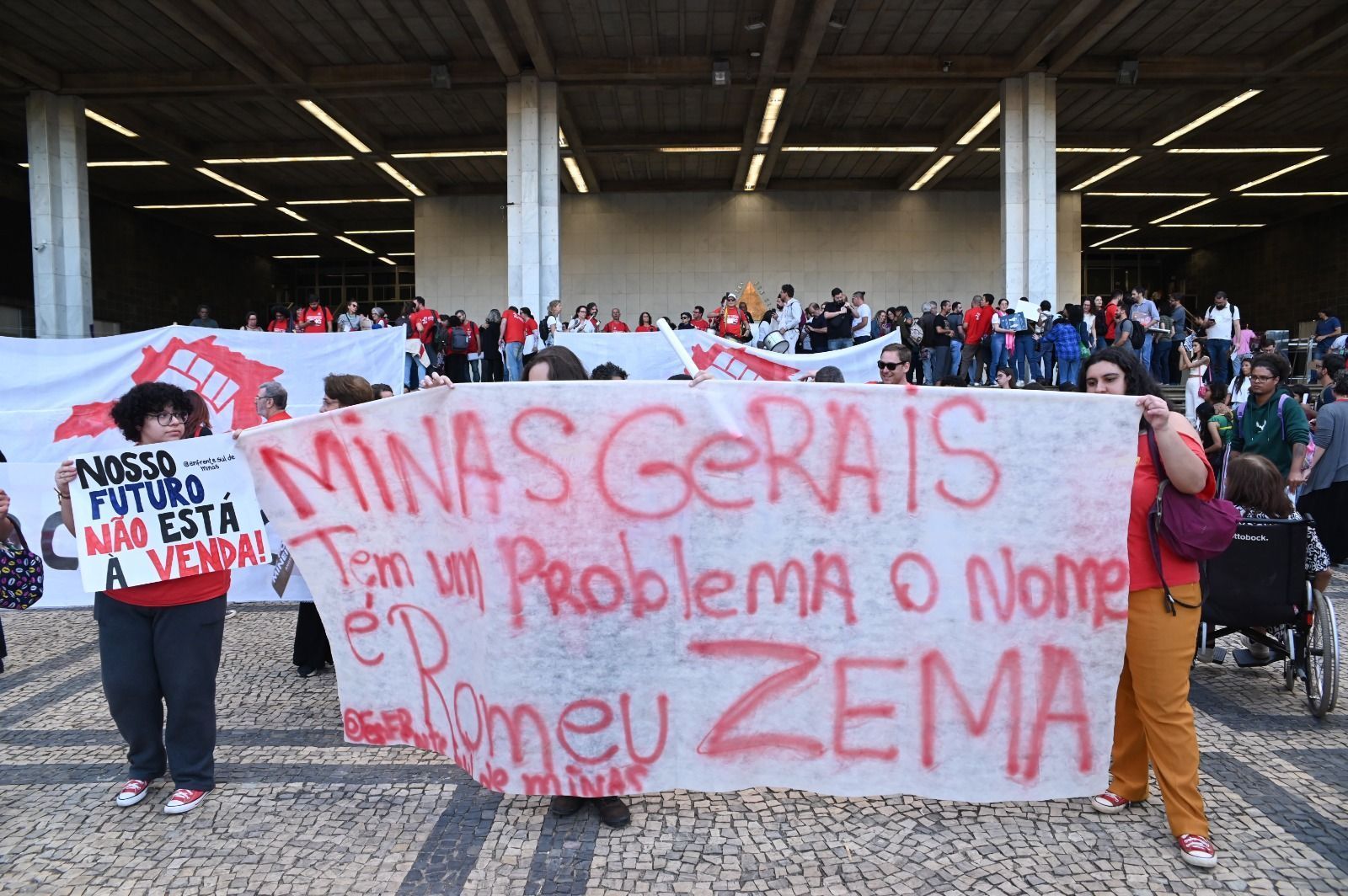Governo Lula não tem interesse em federalização da UEMG, afirmam professores