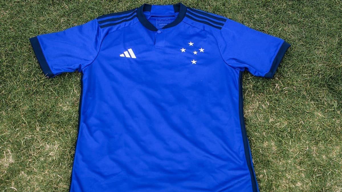 No dia do aniversário, Cruzeiro divulga a camisa para a temporada 2023: veja imagens