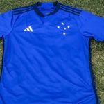 No dia do aniversário, Cruzeiro divulga a camisa para a temporada 2023: veja imagens