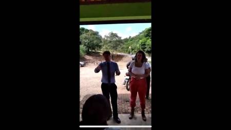 Imagens da reunião com atingidos pelo rompimento da barragem da Samarco em santa Cruz do Escalvado