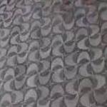 Vídeo: vira-lata caramelo ataca novamente e 'furta' biquíni cor-de-rosa de loja no interior de Minas