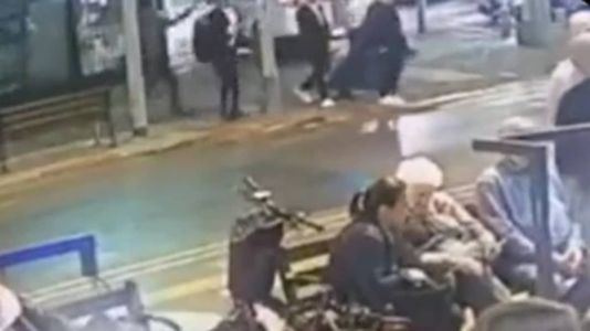 Imagens de câmeras de segurança mostram momento do ataque