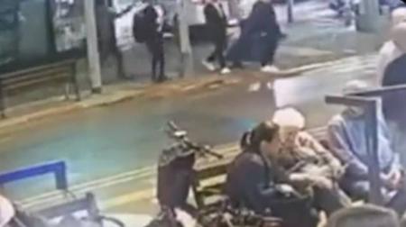 Imagens de câmeras de segurança mostram momento do ataque