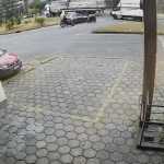 Vídeo: carro escapa por milésimos de ser atingido por poste após acidente em BH