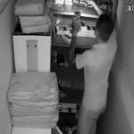 Vídeo: ladrão entra em loja do Shopping Cidade e furta 73 celulares, entre iPhone, Samsung e Motorola