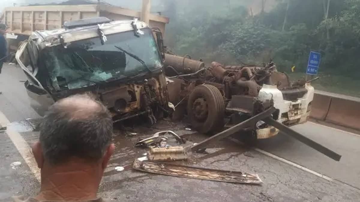 Fernão Dias tem congestionamento de 12km seis horas após acidente envolvendo oito veículos