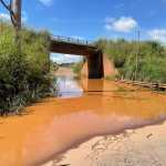 Ponte Alberto Flores, em Brumadinho (MG), é interditada após alagamento