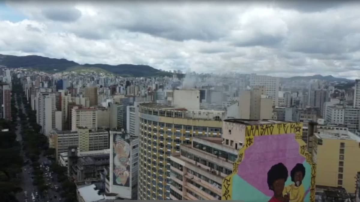 Veja imagens aéreas do incêndio que atingiu Othon Palace no Centro de BH