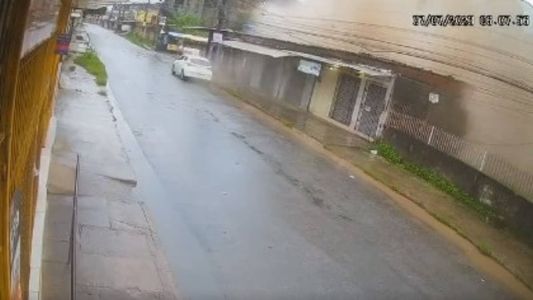 Imagens mostram momento exato em que prédio desaba na região metropolitana do Recife