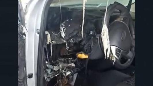 Imagens mostram que o interior do veículo ficou completamente destruído