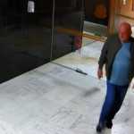 Imagens internas do Planalto mostram movimentação do ministro do GSI no dia 8 de janeiro