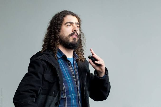 Conheça Pirulla: youtuber e biólogo que sofreu AVC e está internado