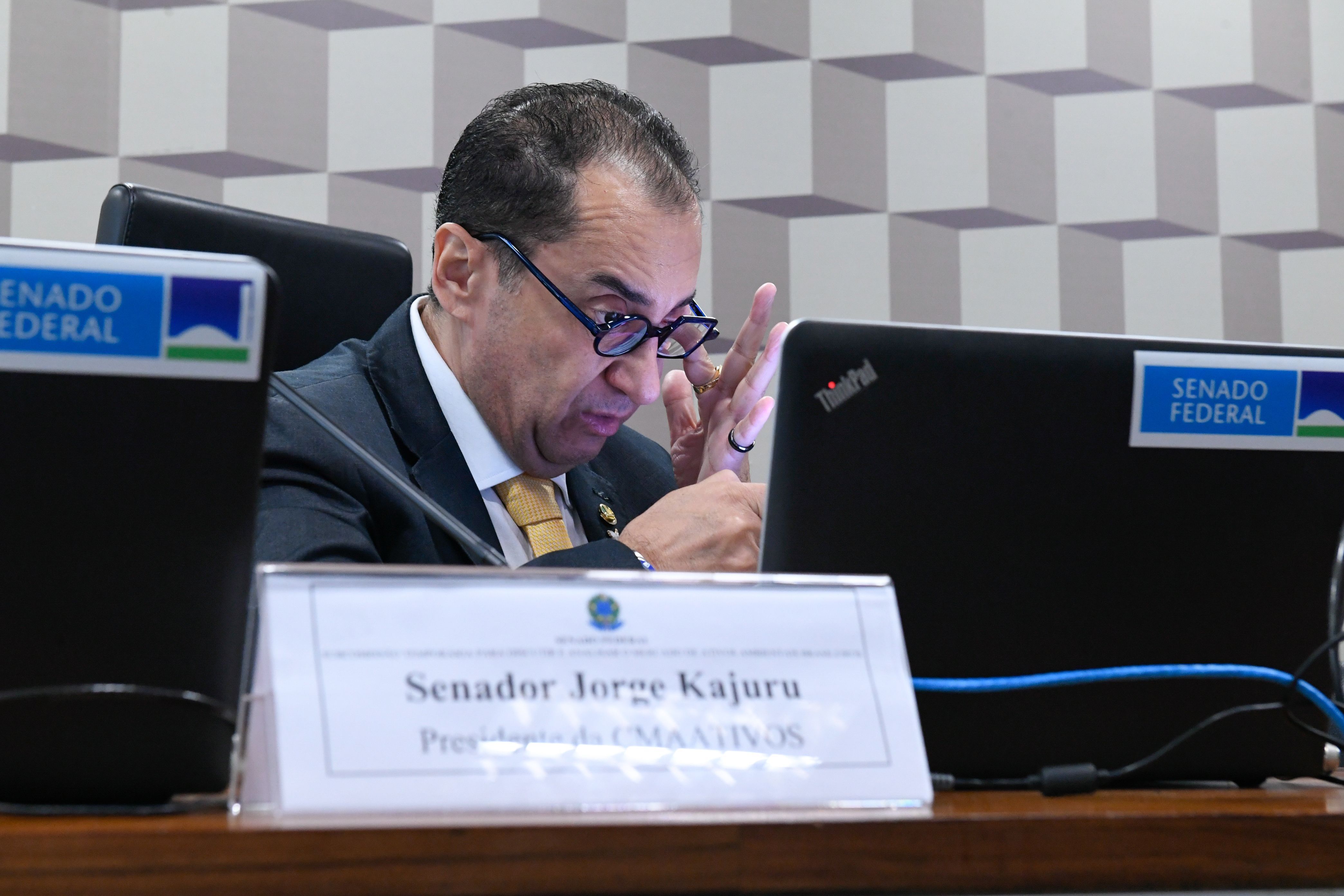 Ex-árbitro suspeito de cobrar propina depõe à CPI das Apostas