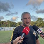Técnico do Amazonas fala pela primeira vez sobre negociação com ex-Liverpool