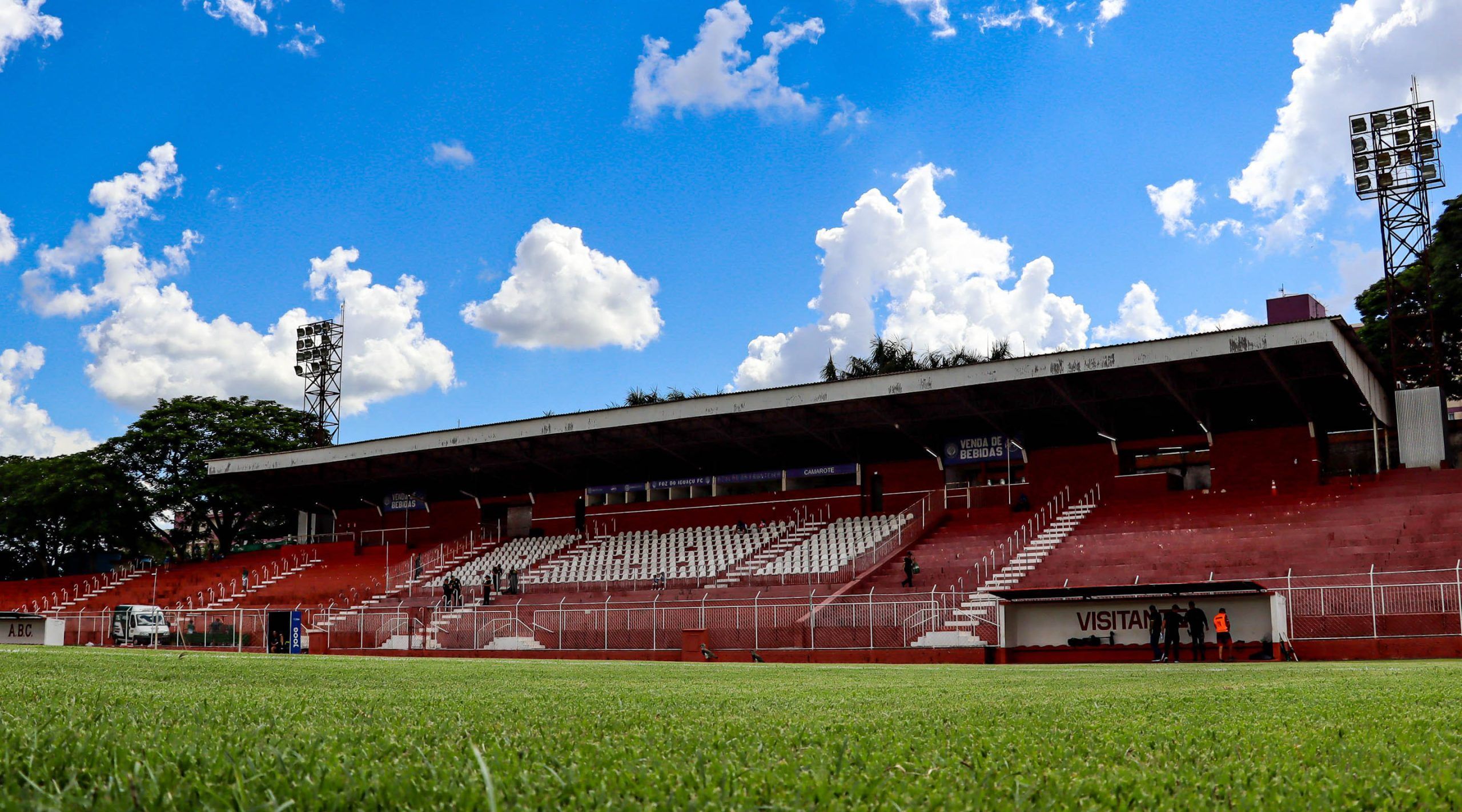 Athletico-PR visita Foz do Iguaçu para confirmar classificação à semi do Paranaense