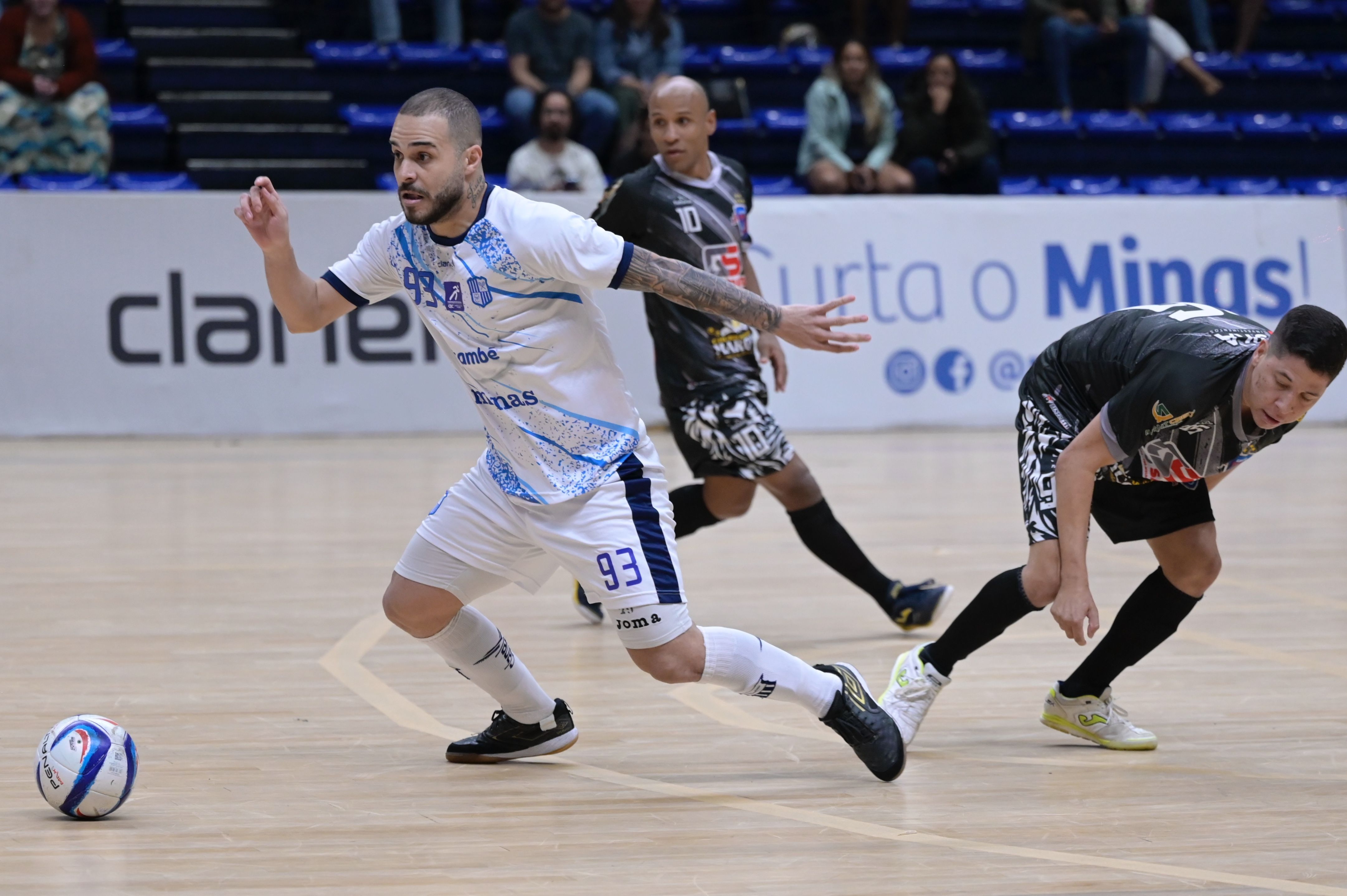 Minas fica no empate com Grupo Santos e garante vaga na semifinal da Copa do Brasil de Futsal