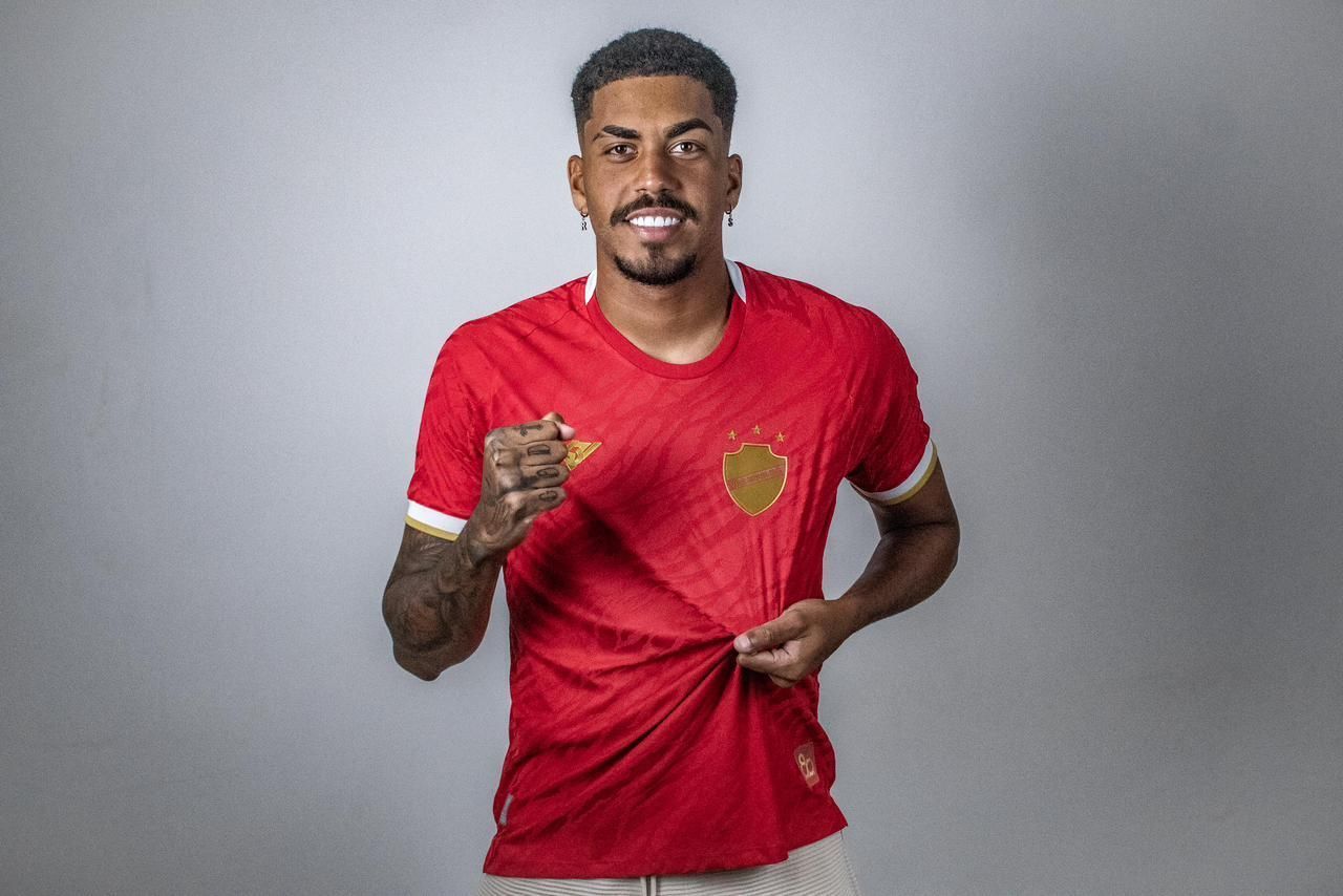 Zagueiro reage à saída do Cruzeiro e manda recado em chegada a novo time