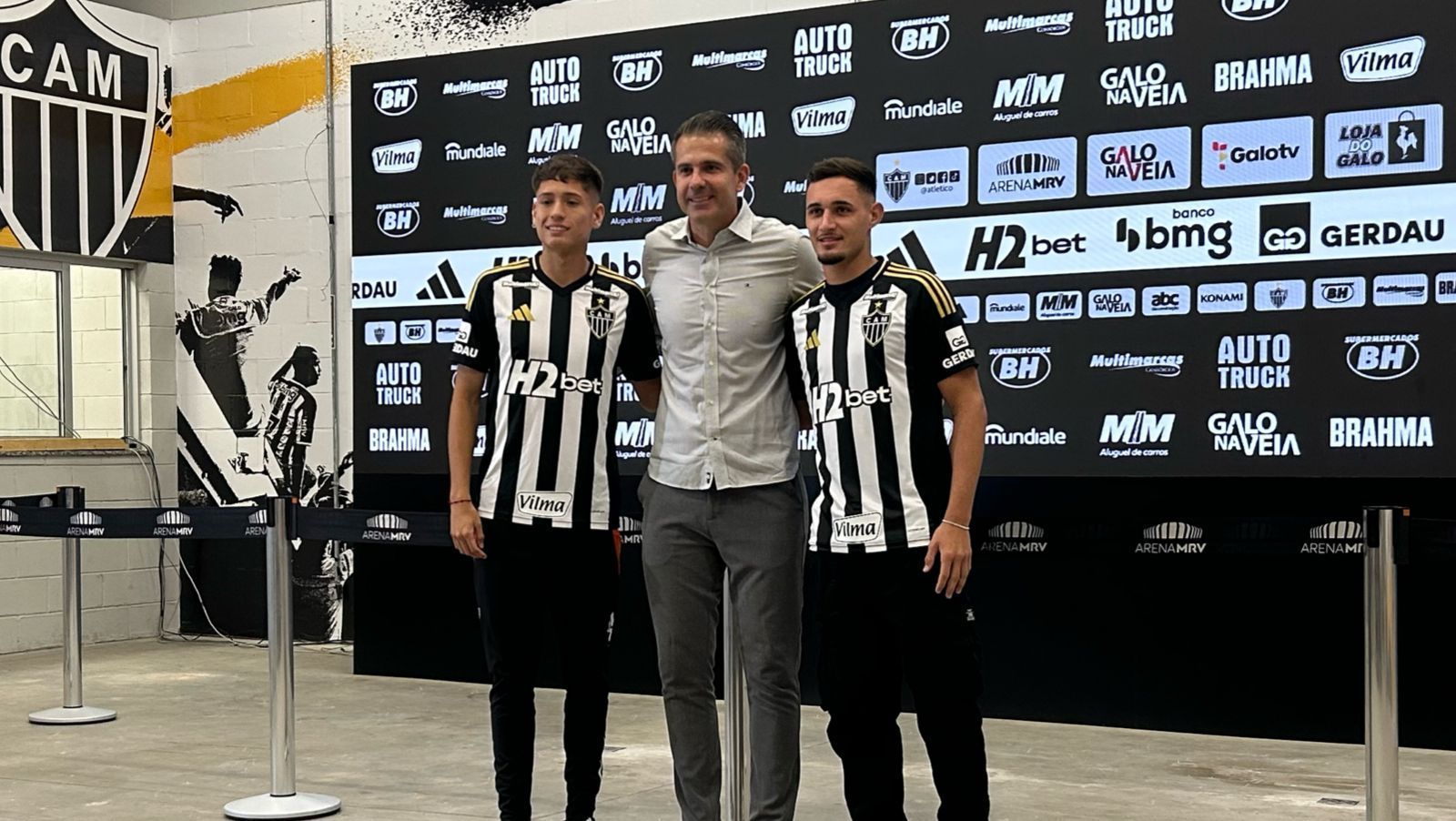 Atlético apresenta Iván Román e João Marcelo, reforços para a temporada