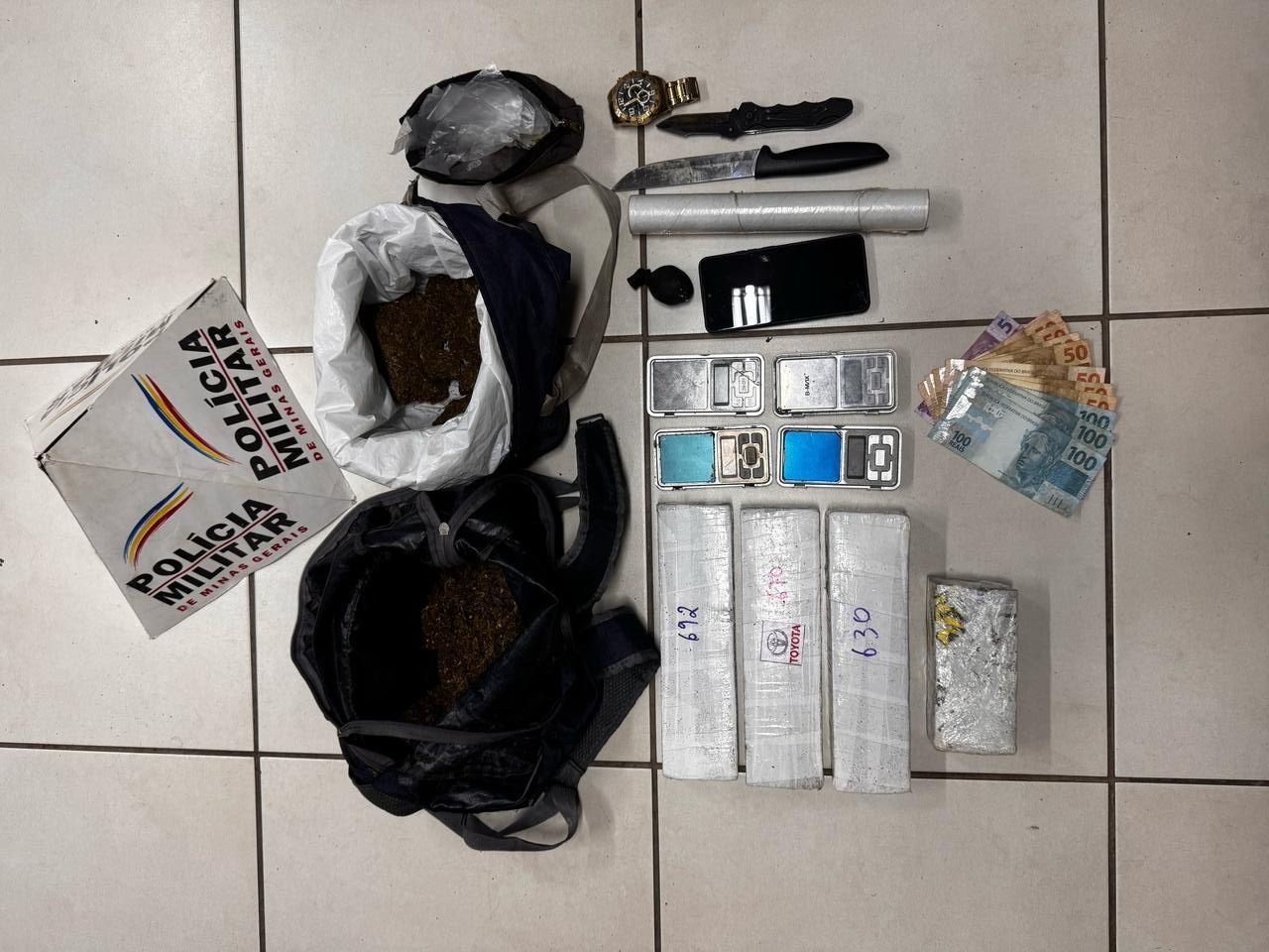 Homem é preso suspeito de tráfico de drogas após perseguição em Ipatinga