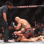 Alex Poatan atropela Magomed Ankalaev e volta a ser campeão do UFC