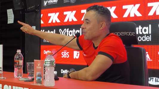 Técnico Jair Ventura durante entrevista coletiva